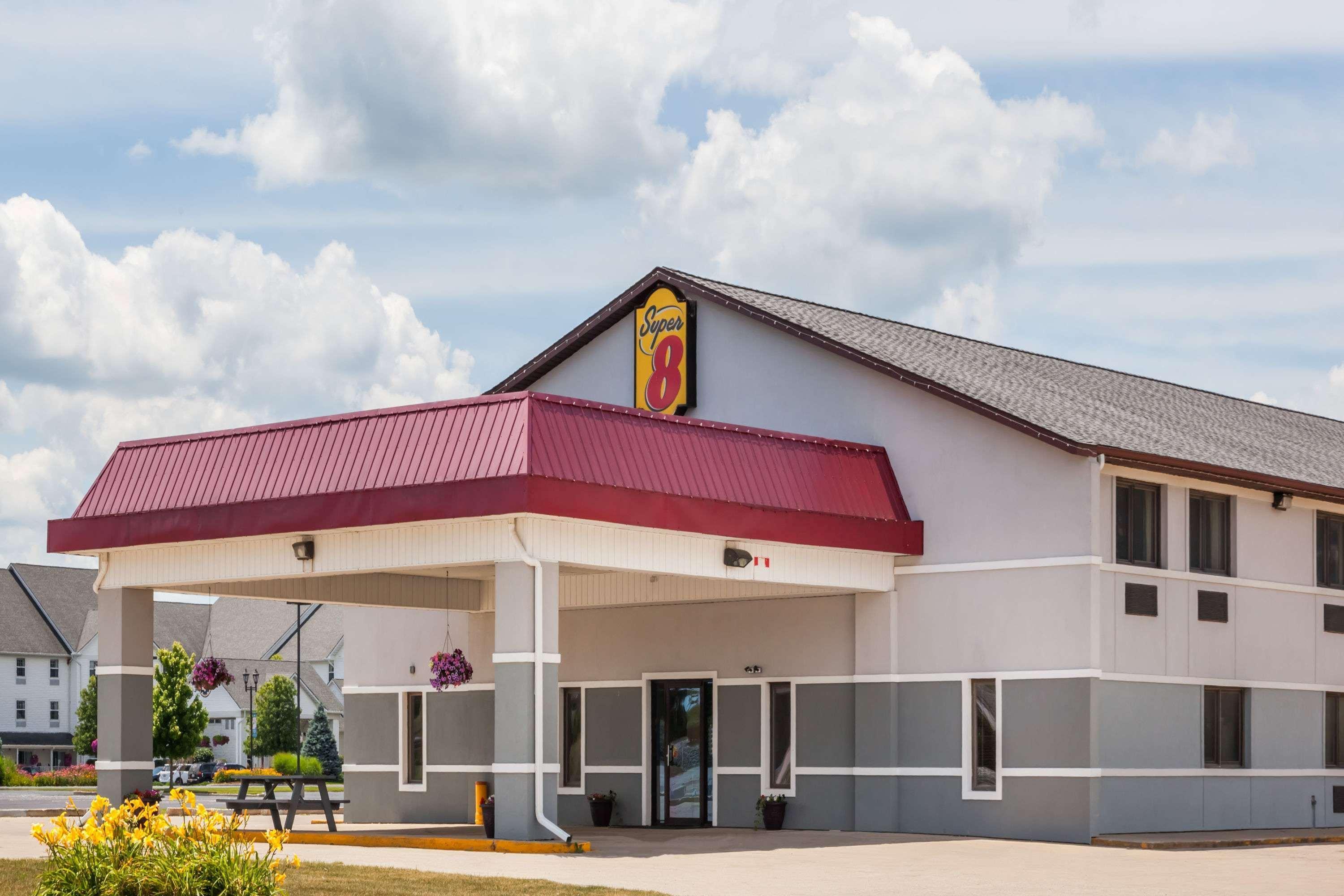 Super 8 By Wyndham Shipshewana Hotel Exterior foto