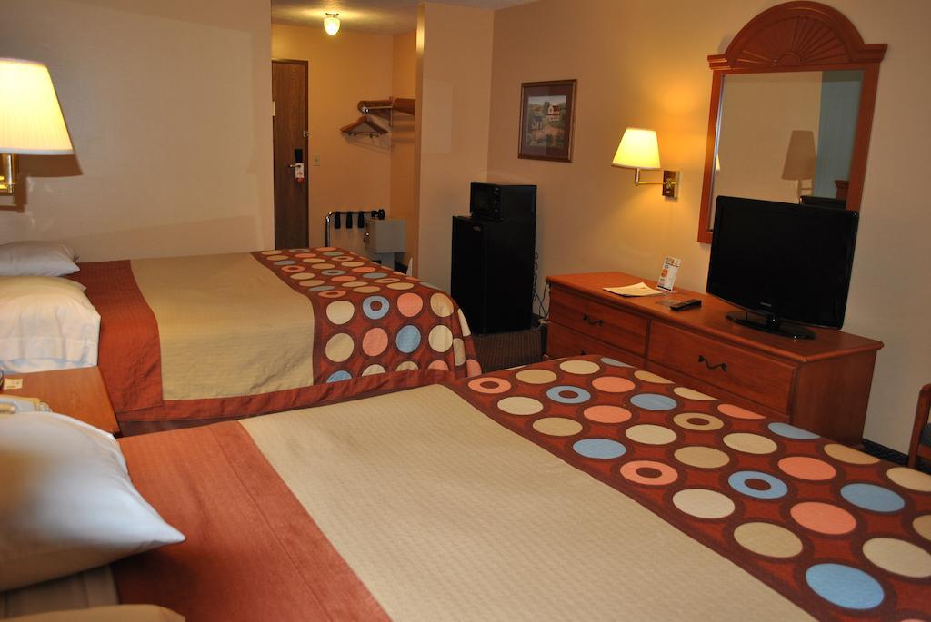 Super 8 By Wyndham Shipshewana Hotel Quarto foto